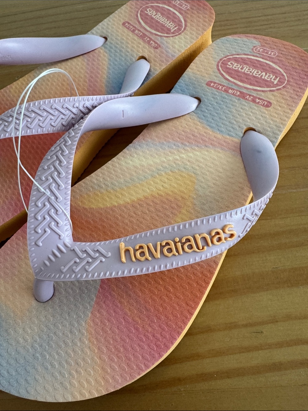 Girls Havaianas Pastel Tie-Dye Flip Flops - Lavender Straps - Picture 4 of 7